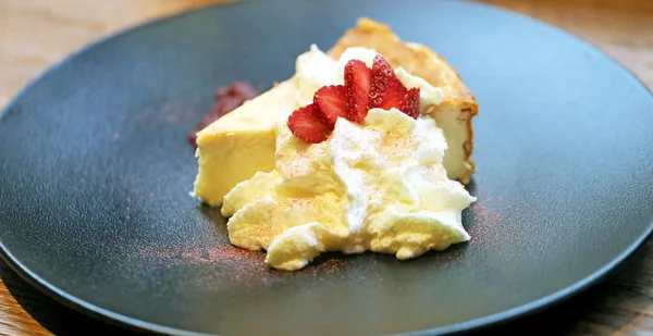 Cottage cheese casserole with whipped white chocolate — Stock Photo, Image