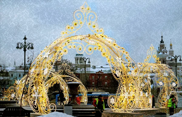 モスクワのクローズ アップでイルミネーションとクリスマスの装飾 — ストック写真