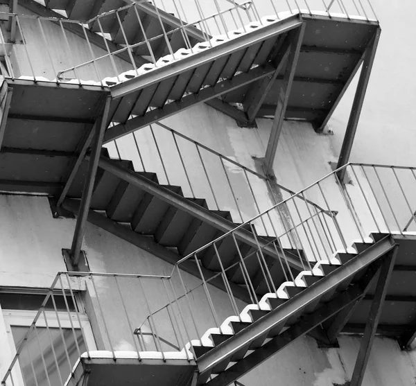Hermosa escalera en la casa fotografiada de cerca — Foto de Stock