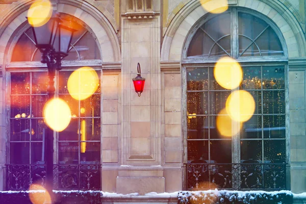 Beautiful red lantern on the building shot close-up — Stock Photo, Image