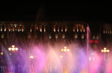 Erivan, Ermenistan'da çok renkli müzik çeşmesi fotoğraflandı