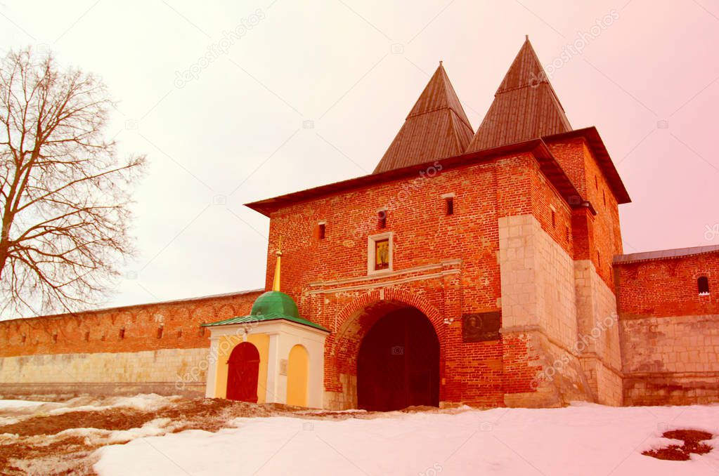 Beautiful tower of the main entrance to the Zaraisk Kremlin