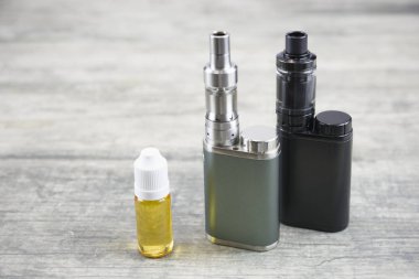 E - Sigara vaping, teknik cihazlar için. Sıvı şişe içinde