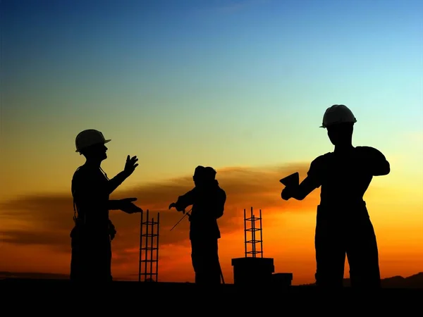 Silhouette Dei Lavoratori Uno Sfondo Del Cielo Rendering — Foto Stock