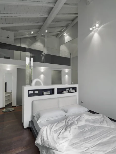 Imagen interior de un dormitorio moderno — Foto de Stock