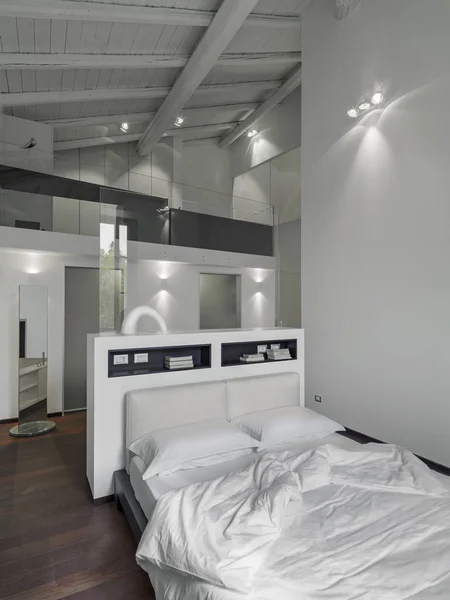 현대 침실의 인테리어 샷 — 스톡 사진