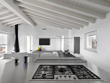 Benzin deposuna ve mutfak kaputuna yakın plan. 