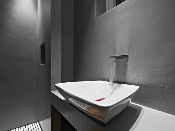 Intérieur Salle Bain Moderne Premier Plan Lavabo Comptoir Étagère Maçonnerie — Photo