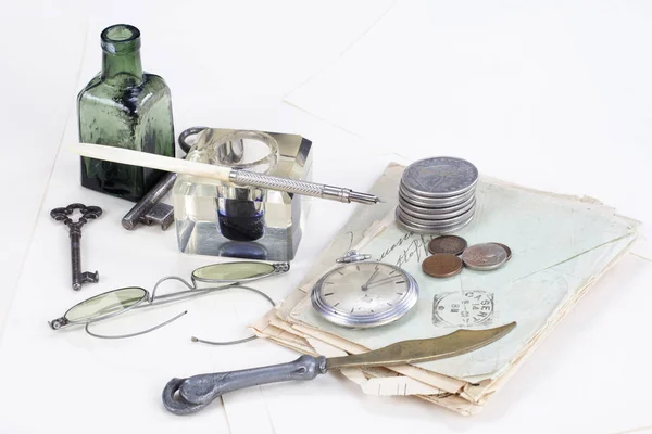 Vintage Achtergrond Met Oude Zakhorloge Oude Inkt Pen Handgeschreven Brieven — Stockfoto