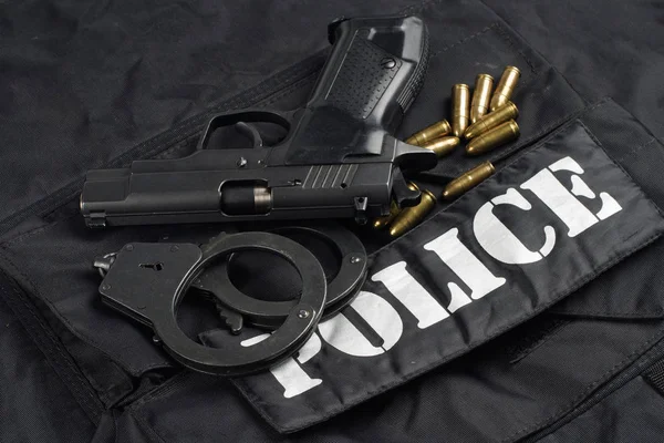 Uniforme Polícia Com Pistola Fundo Munição — Fotografia de Stock