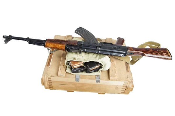 Drewniane Pudełko Amunicji Karabinu Amunicji Białym Tle — Zdjęcie stockowe