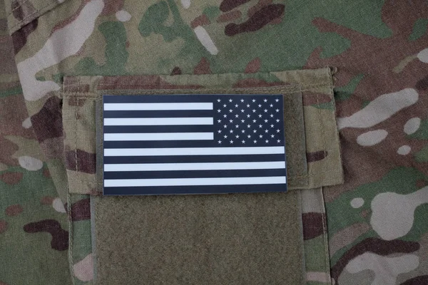 Μας Στρατού Σημαία Patch Για Καμουφλάζ Ομοιόμορφο Φόντο — Φωτογραφία Αρχείου