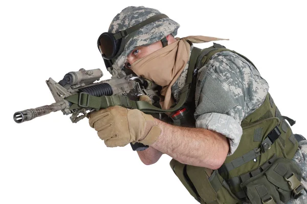 Schütze Mit Sturmgewehr Auf Weißem Hintergrund — Stockfoto
