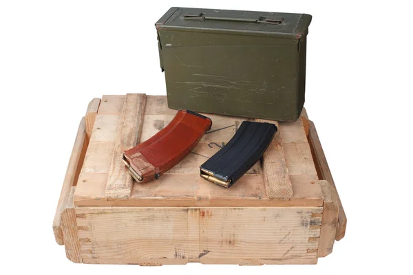 M16 Ak47 Magazins Dřevěný Box Izolovaný — Stock fotografie