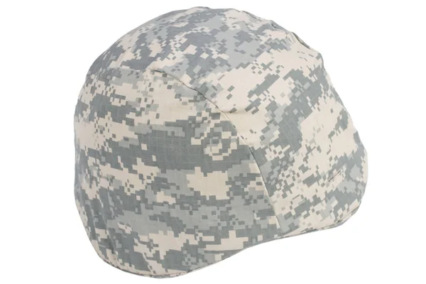 Armee Kevlar Helm Mit Getarntem Bezug Isoliert Auf Weiß — Stockfoto
