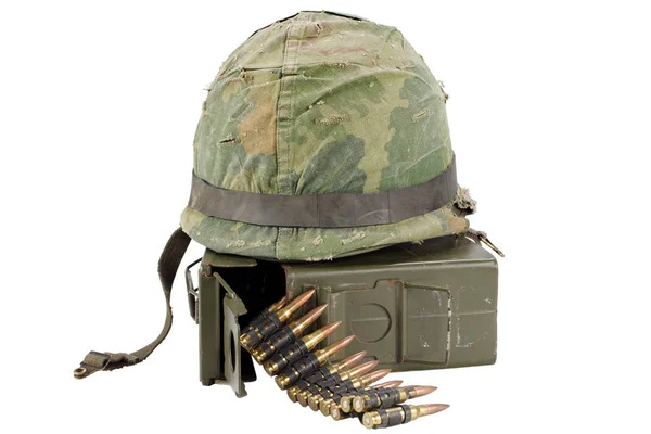 Ons Leger Ammo Box Met Munitie Gordel Helm Geïsoleerd Witte — Stockfoto