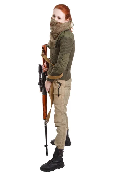 女狙击手与 Svd 狙击步枪孤立的白色背景 — 图库照片