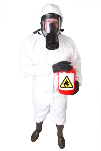 Homem Terno Hazmat Com Material Perigoso Recipiente Vermelho Isolado Branco — Fotografia de Stock