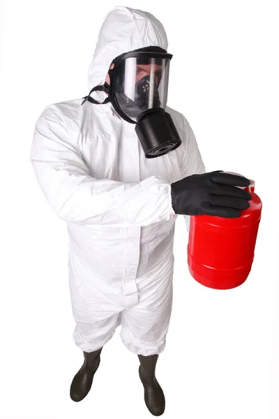 Homem Terno Hazmat Com Material Perigoso Recipiente Vermelho Isolado Branco — Fotografia de Stock