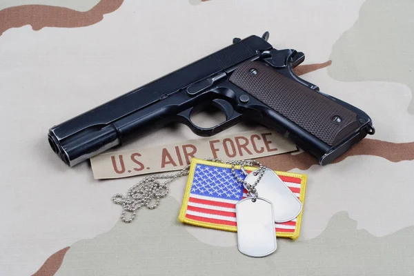 Colt Regeringen 1911 Med Air Force Enhetlig Bakgrund — Stockfoto