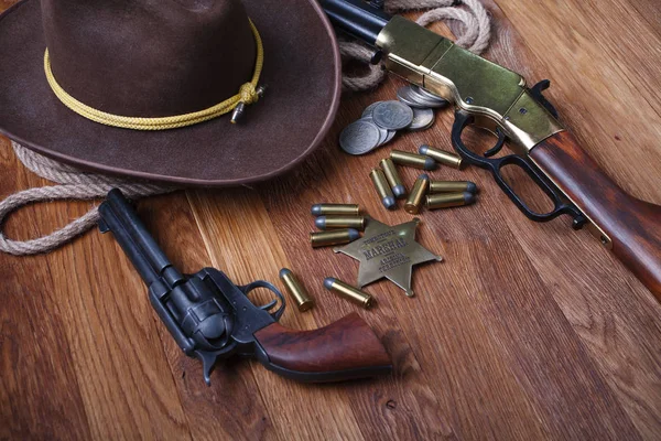 Rifle Del Salvaje Oeste Munición Insignia Del Sheriff Mesa Madera — Foto de Stock
