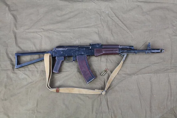 Kalashnikov Sobre Fondo Lona — Foto de Stock