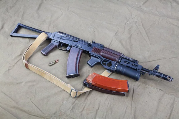 Kalashnikov Con Lanzagranadas Municiones Sobre Fondo Lona — Foto de Stock