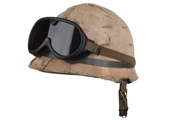 Capacete Exército Dos Eua Período Guerra Vietnã Com Óculos Cobertura — Fotografia de Stock