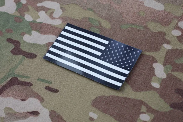 Patch Bendera Army Pada Seragam Kamuflase Army — Stok Foto