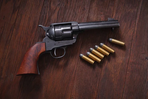 Old Revolver Cartridges Wooden Table — Stock Photo, Image