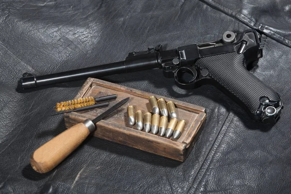 Período Primeira Guerra Mundial Pistola Exército Alemão Parabellum Com Munições — Fotografia de Stock