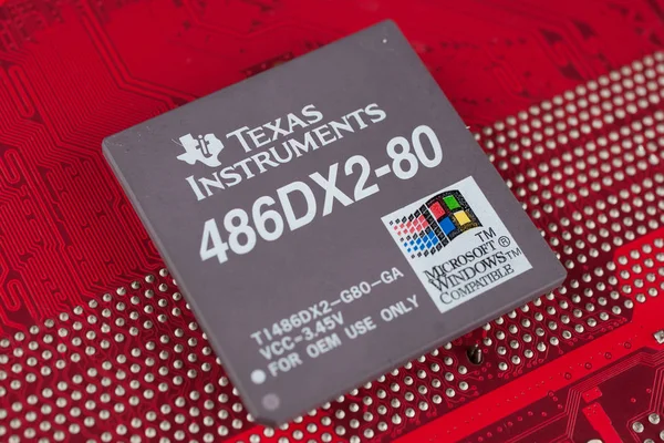 Kyiv Ukraine July 2018 Texas Instruments 486Dx2 Processor Red Circuit — Stock Photo, Image