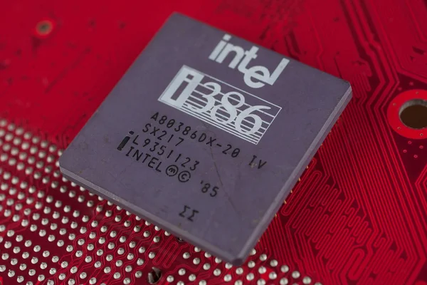 Kyjev Ukrajina Července 2018 Procesor Intel 386 Červené Desce — Stock fotografie