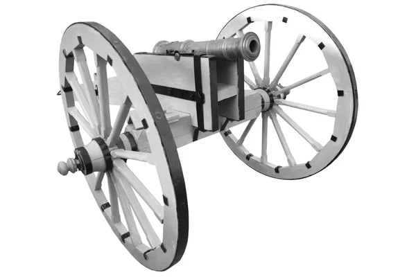 古い大砲 白い背景に分離されたビンテージ火薬武器 — ストック写真