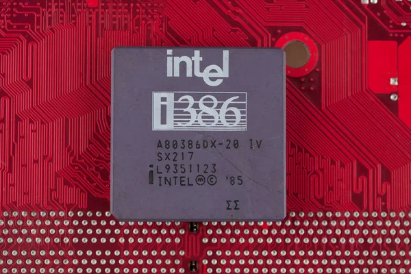 Kiev Ukrayna Temmuz 2018 Intel 386 Işlemci Kırmızı Devre Kartı — Stok fotoğraf