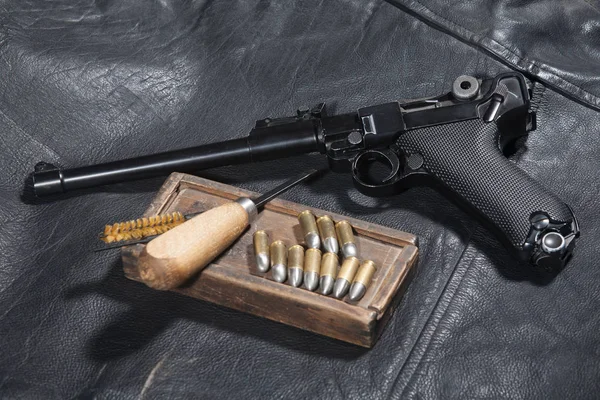 Período Primeira Guerra Mundial Pistola Exército Alemão Parabellum Com Munições — Fotografia de Stock