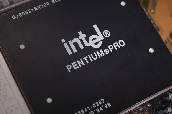 キエフ ウクライナ 2018 マザーボード上の Intel Pentium Pro プロセッサ — ストック写真