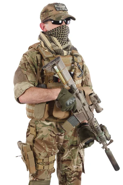 Private Military Company aannemer met assault rifle — Stockfoto