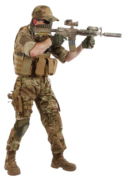 Soukromé vojenské společnosti dodavatel s útočná puška — Stock fotografie