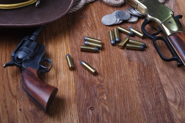 Revólver y municiones del salvaje oeste — Foto de Stock