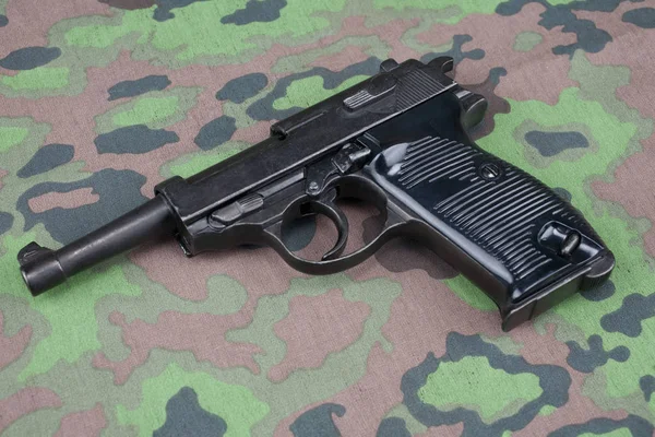 Wwii-Ära Nazi-deutsche Armee 9 mm halbautomatische Pistole — Stockfoto