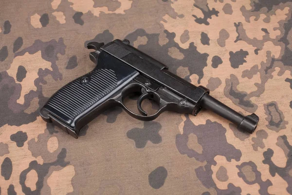 WWII era nazi german army 9 mm semi-automatic pistol — Stock Photo, Image