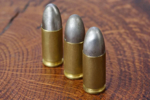 9x19mm Parabellum kasety broni palnej, który został zaprojektowany przez Georga Lugera i wprowadzony w 1902 dla niemieckiej broni — Zdjęcie stockowe