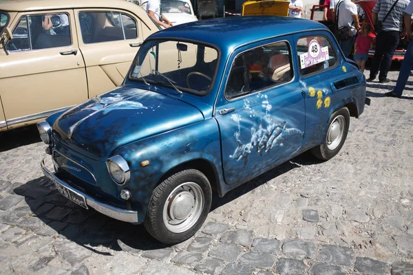 Kamyanets-podilsky, ukraine - 9. Juni 2018. retro car festival in kamyanets-podilsky, ukraine — Stockfoto