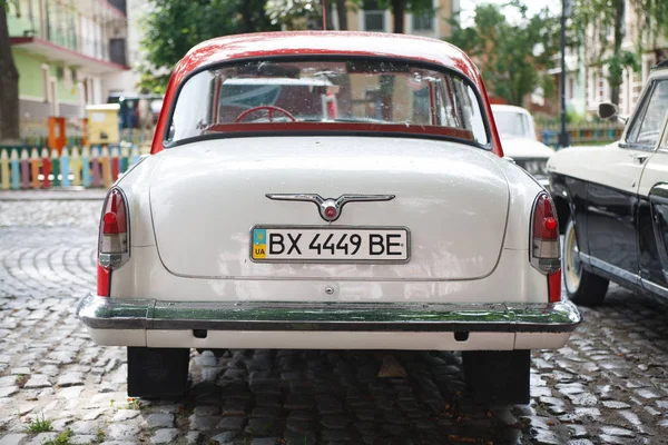 KAMYANETS-PODILSKY, UKRAINE - JUNE 8, 2019. Retro Car Festival in Kamyanets-Podilsky, Ukraine — Stock Photo, Image