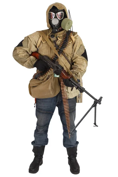 Guerrero post-apocalíptico en máscara de gas con ametralladora — Foto de Stock