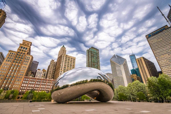Chicago Illinois Maj 2018 Cloud Gate Millennium Park Stormig Himmel — Stockfoto