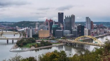 Pittsburgh, Pennsylvania, ABD skyline zaman atlamalı.