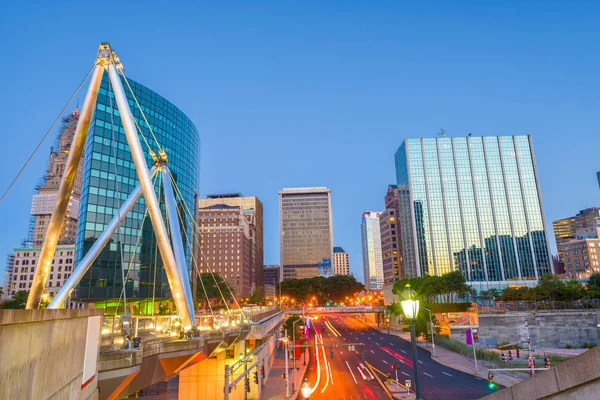 Hartford, Connecticut, ABD şehir merkezi silueti.