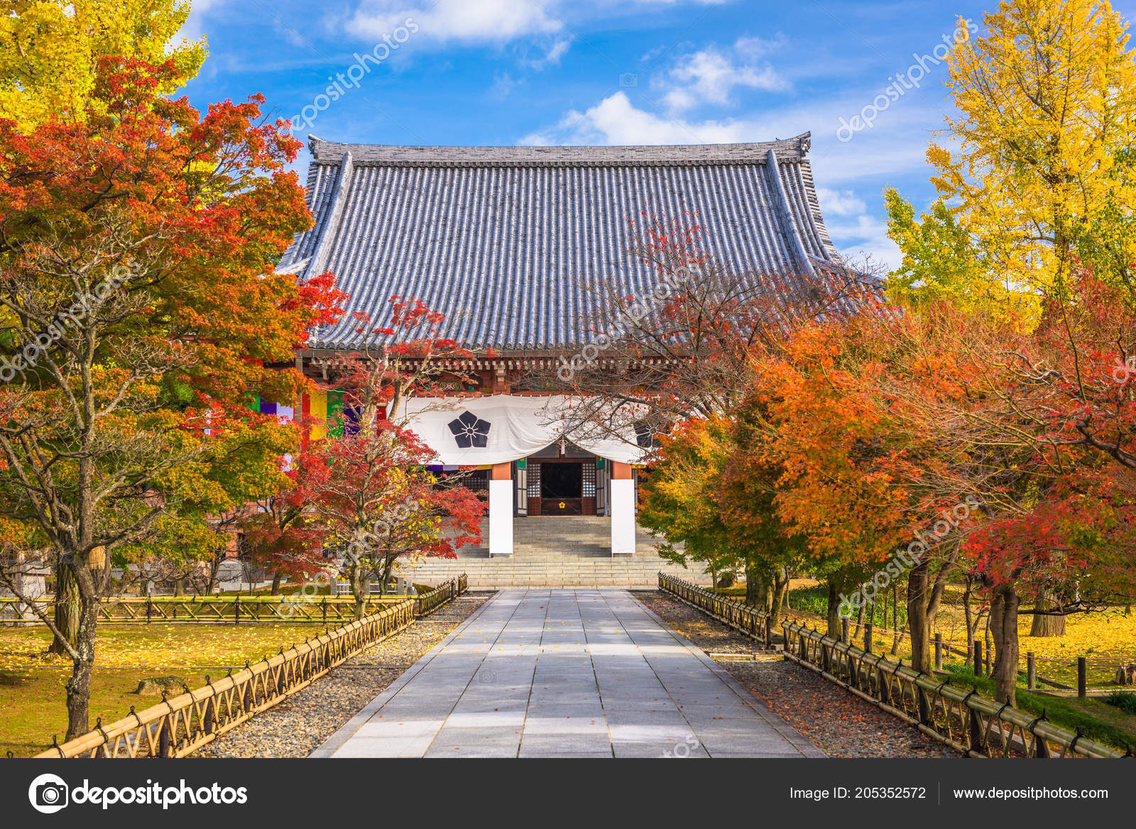 秋のシーズンのちしゃの寺で京都市 ストックエディトリアル用写真 C Sepavone 秋のシーズンのちしゃの寺で京都市 ストックエディトリアル用写真 C Sepavone